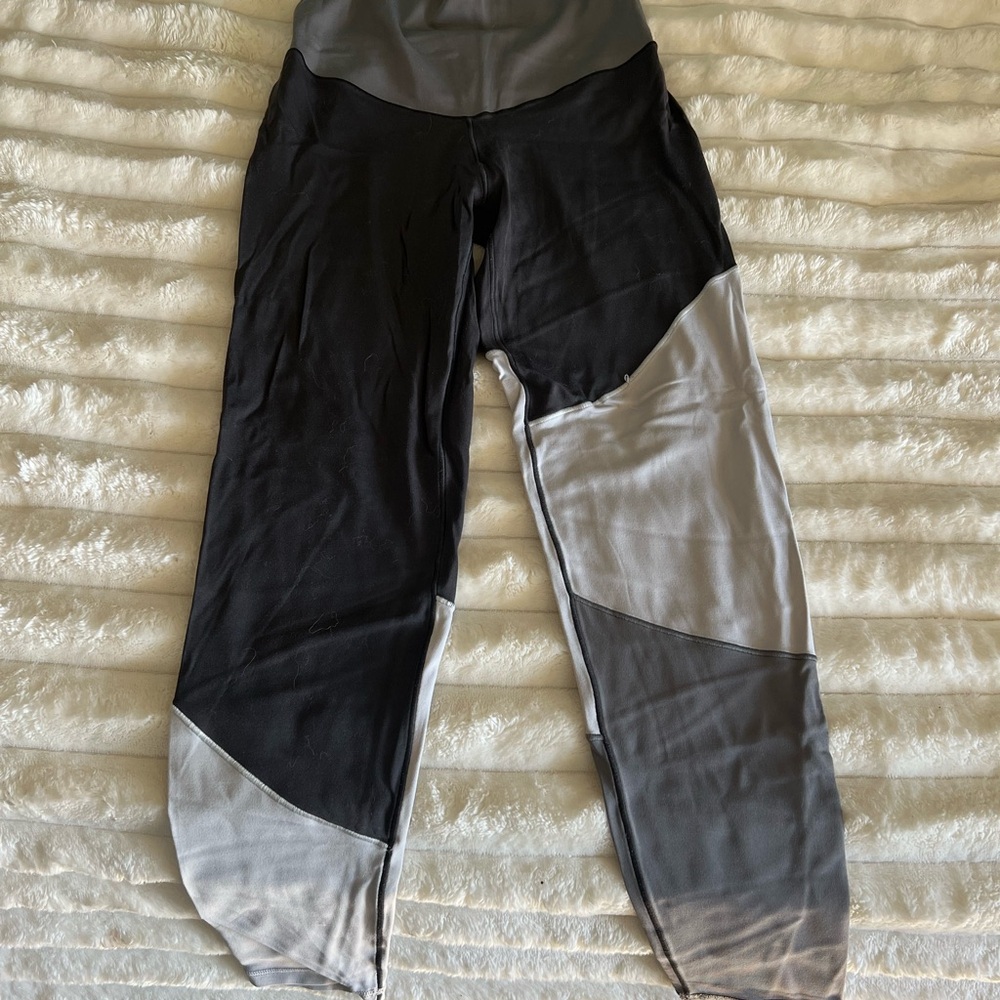 Aerie Charcoal and Black Active Leggings